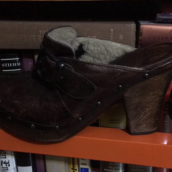 Cozy Frye slip on clogs Shearling - Picture 4 of 5